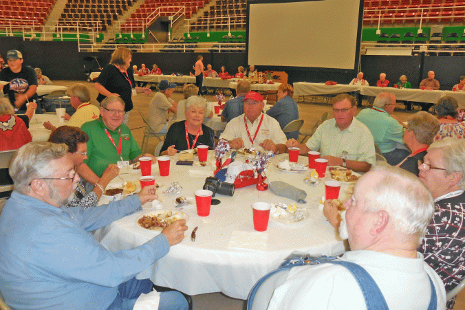 2017-Banquet-table-2