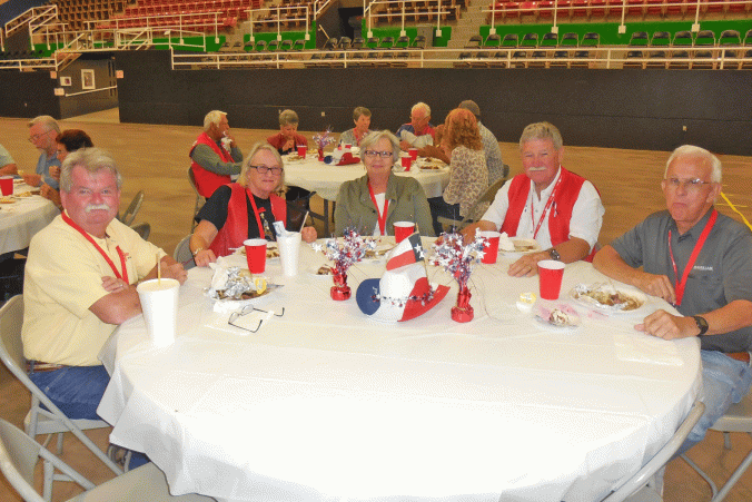 2017-Banquet-table-4