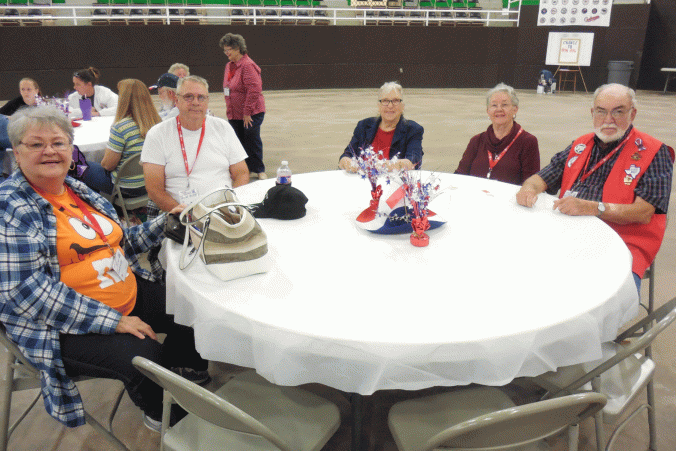 2017-Banquet-table-8